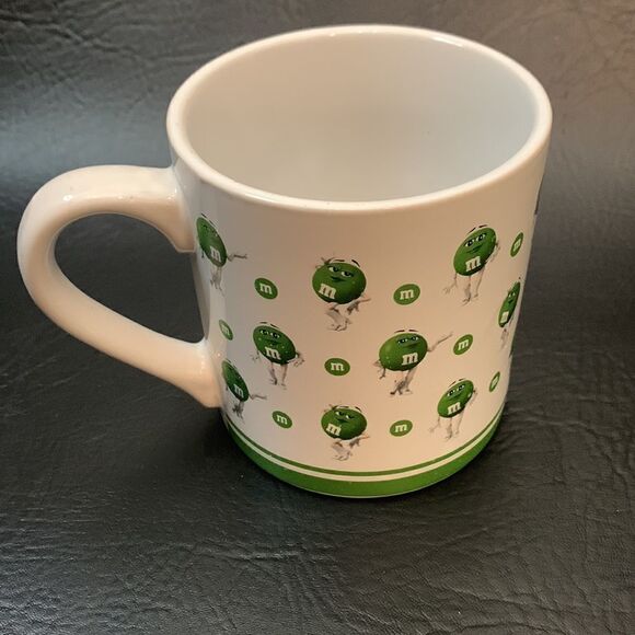 M&M’s Mars 2018 Green White Ceramic Mug 16 Ounces Handle Microwave Dishwasher - Picture 6 of 6